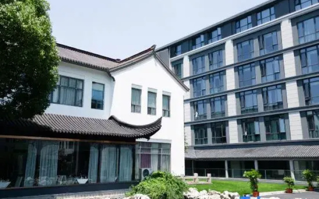 Songjian Lake Deyuan Hotel