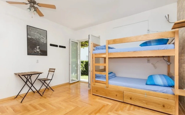 Hostel Oktarin