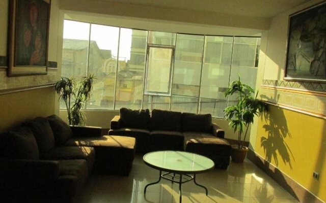 Rizzo Plaza Hotel