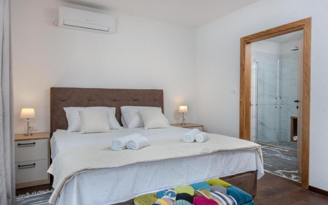 Villa Azure Bay
