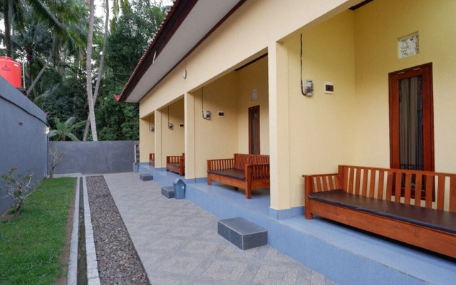 Reddoorz Plus Near Pantai Melase Lombok