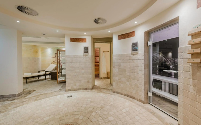 Hotel Mondial am Dom Cologne MGallery Collection