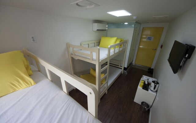 24 Guesthouse Myeongdong Town