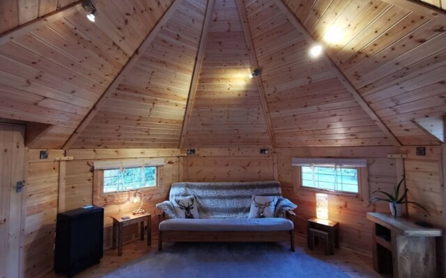 Charming 1-bed Cabin in Gaerwen