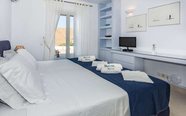 Inviting 8-bed Villa in Ermoupoli - Villa Blueros