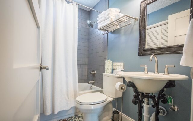 Lakeside Villa by RedAwning