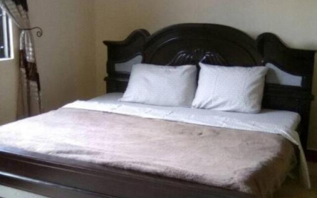 Remodeled beautiful three bedrooms Bungalow