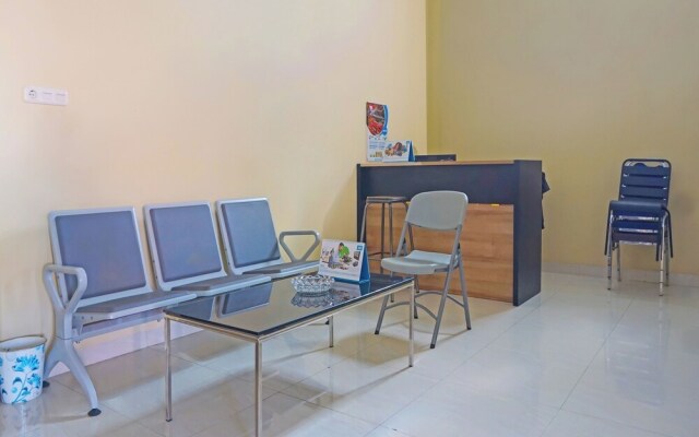 SPOT ON 92890 Losmen Bahalap Syariah MarabahanNearSiring Marabahan (Ulek Barito)