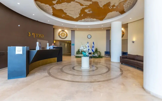 DeluxeApartment with Views of the Marina