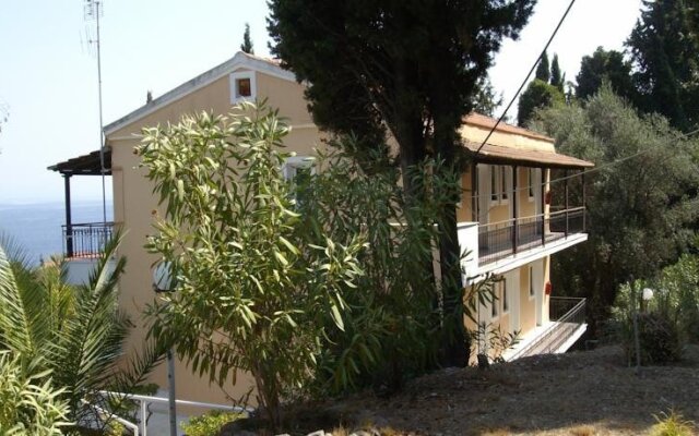 Spiros Apartments