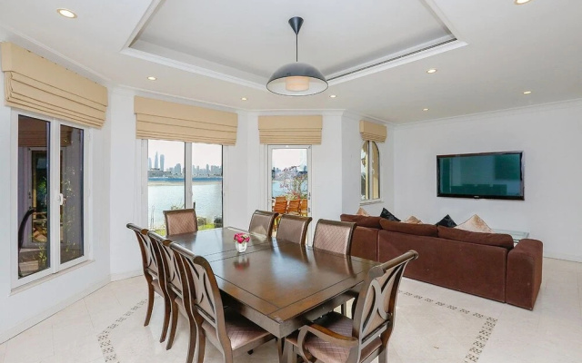 Kennedy Towers - Frond M Villa