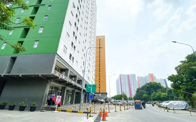Good Deal And Relaxing 2Br Green Pramuka City Apartment