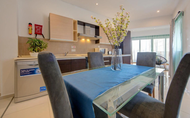 Sliema Ferries 2-bedroom Apt with views