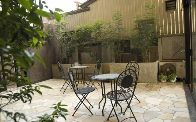 Aoi Hotel