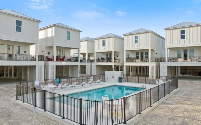 Totally Beachin' at Pelican Place