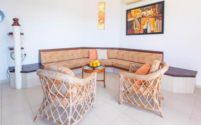 Altamar 28 with terrace&pool By CanariasGetaway
