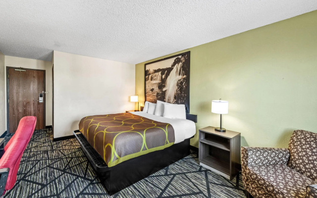 Super 8 by Wyndham Independence Kansas City