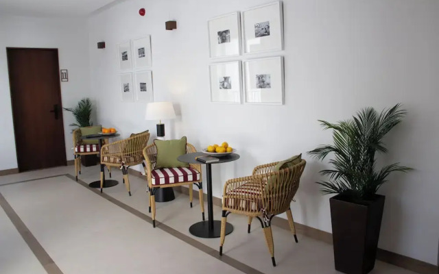 Puerta de la Ribera Suites