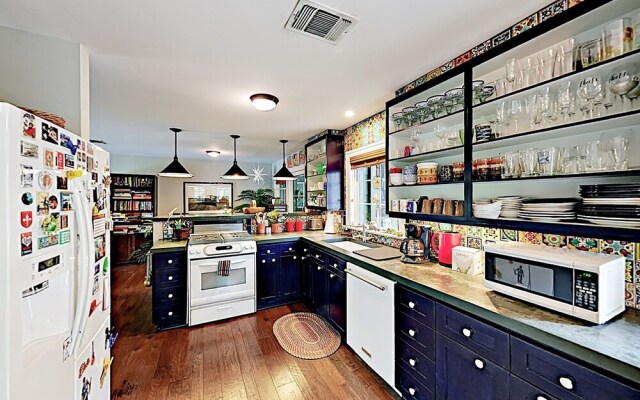 1606 Kenwood Ave Bungalow Bungalow