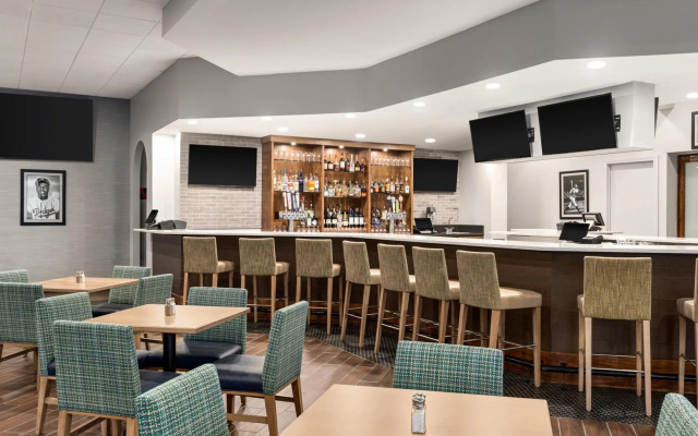 Doubletree by Hilton Fort Myers at Bell Tower Shops