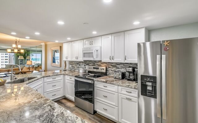 Inlet Reef 510 2 Bedroom Condo by RedAwning