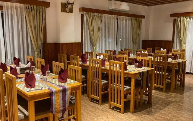 Hotel Classic Wood