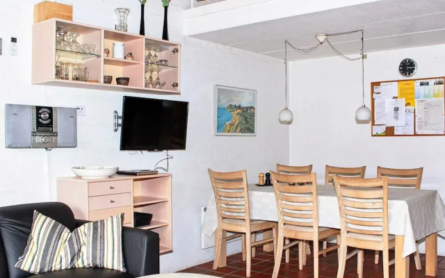 6 Person Holiday Home in Blavand