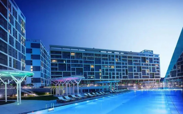 Halkalı pool house Area