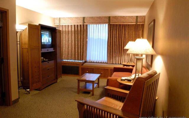 DoubleTree by Hilton Libertyville - Mundelein