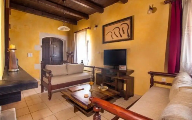 Samonas Traditional Villas Red Villa Fliskouni - 90m Maisonette
