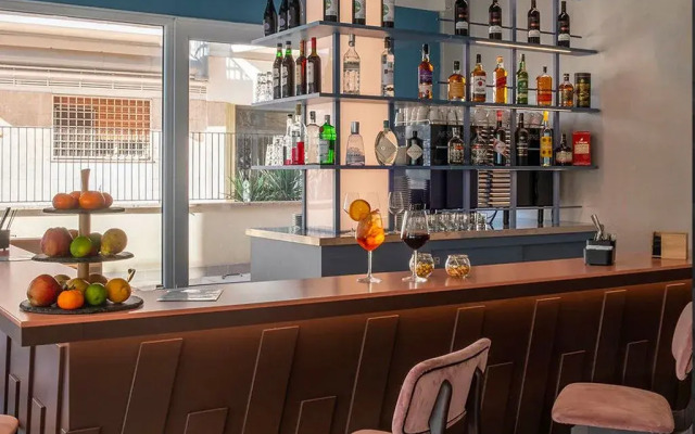Adesso Hotel