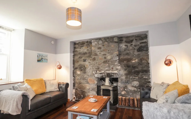 2 Seafield Place