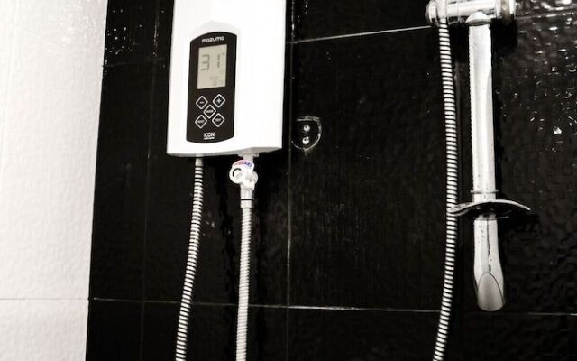 RQ Bangkok Sukhumvit 107 by Collection O