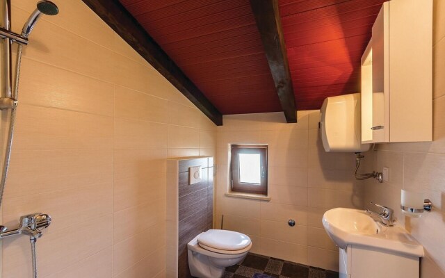Nice Home in Medulin With Wifi and 2 Bedrooms