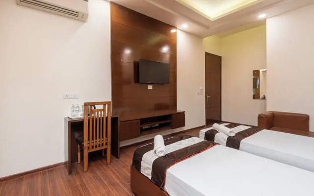 Saavi Hotel Sector- 46