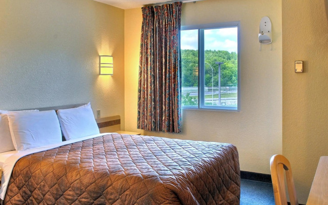 Econo Lodge Meadville