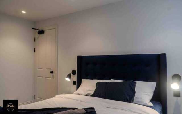 Lovely 3-bed Apartment in Altrincham