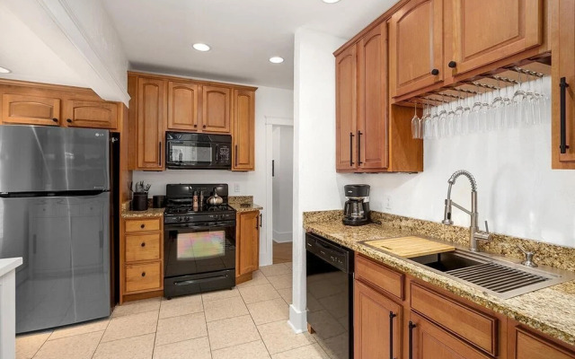 Saugatuck Harbor House