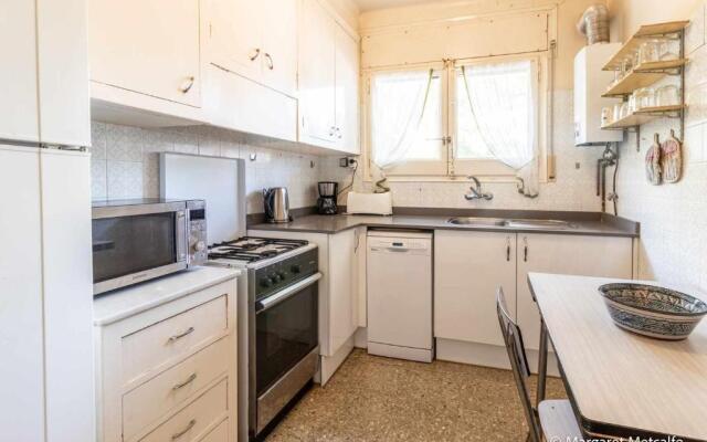 CARBONERAS 53 Apartamento con terraza jardín y vistas al mar