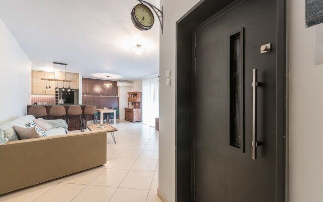 New Syntagma Urban Apartment