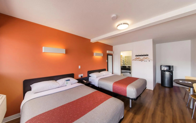 Motel 6 Cranbrook, BC