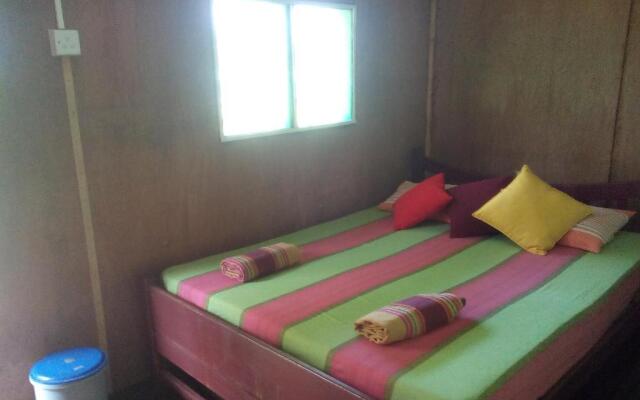 tree house and beautiful hostel sigiriya