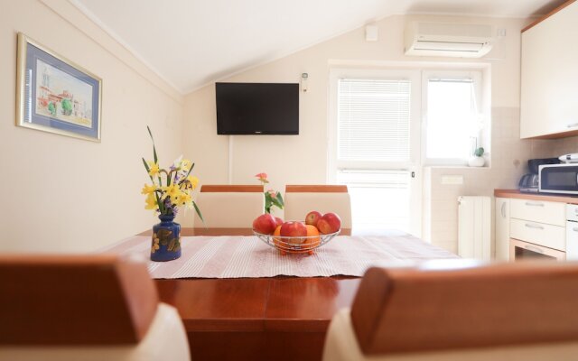 Apartments 150m from beach with parking