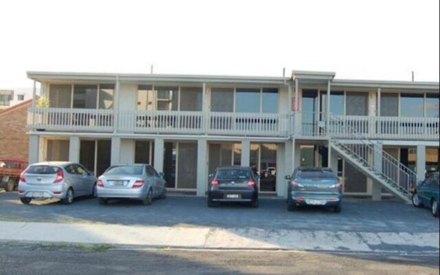 Slipway Hotel Motel