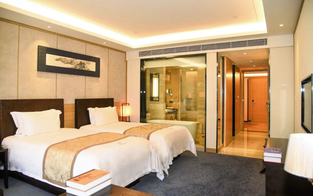 Kande Grand Land Hotel