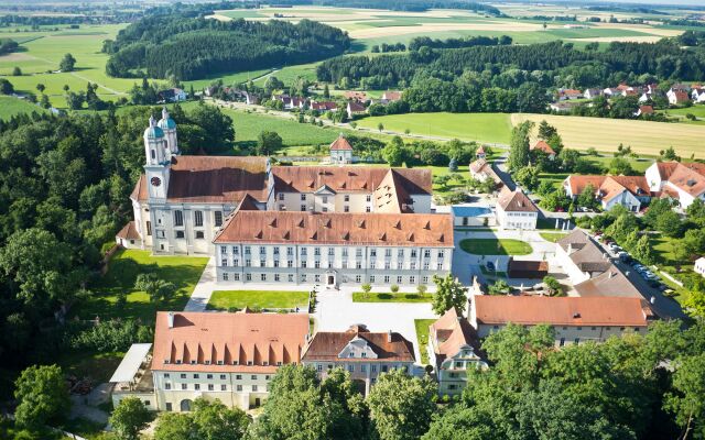 Kloster Holzen Hotel