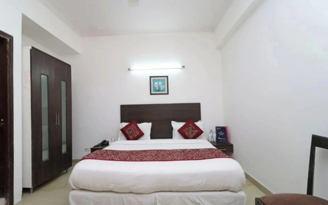 Hotel Jashn Inn near Apollo Hospital, Delhi