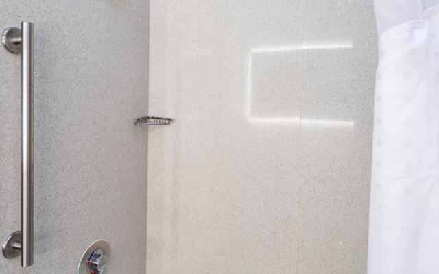 Holiday Inn Express & Suites Santa Clara by IHG