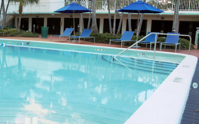 Radisson Resort Miami Beach
