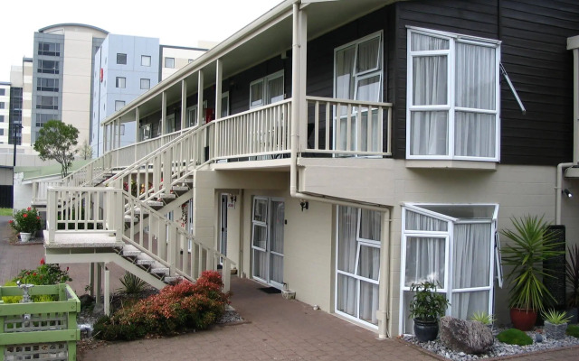 Lake Lodge Motel